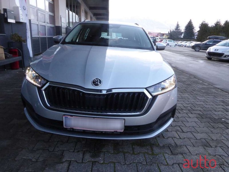 2021' Skoda Octavia photo #1