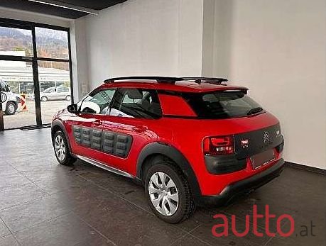 2017' Citroen C4 Cactus photo #4