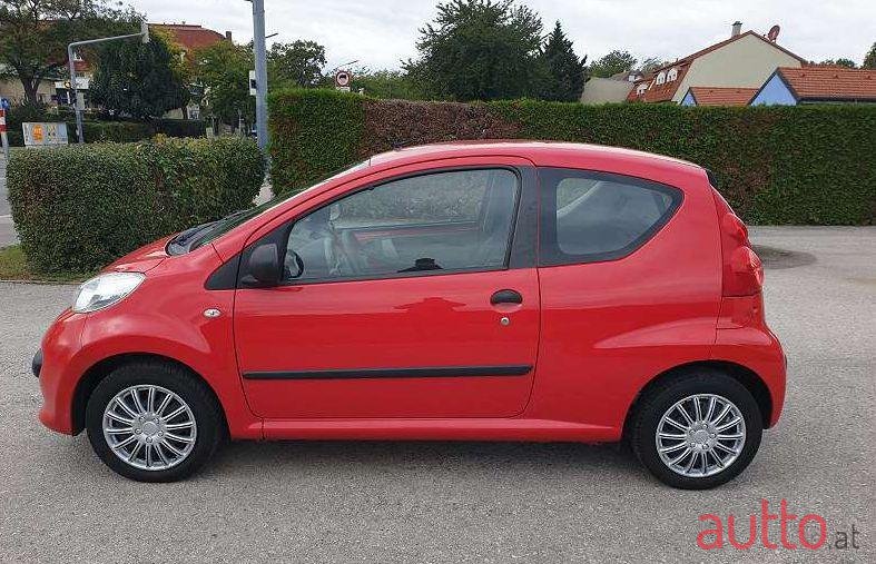 2006' Peugeot 107 photo #1