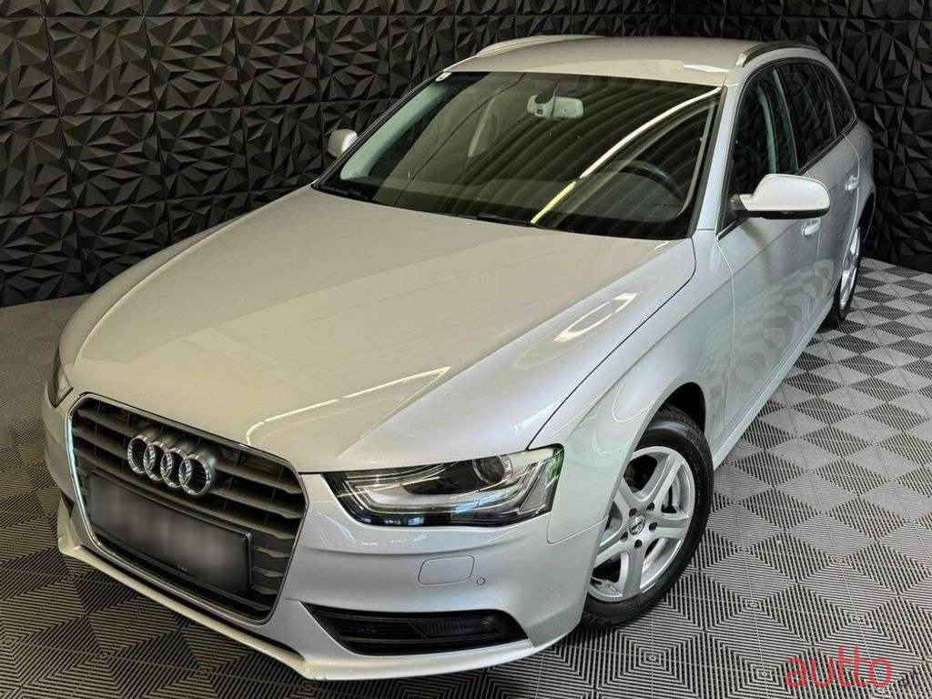 2012' Audi A4 photo #2