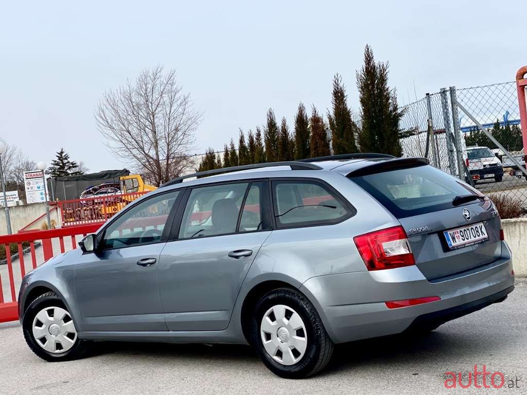 2013' Skoda Octavia photo #4