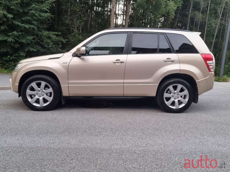 2010' Suzuki Vitara photo #5