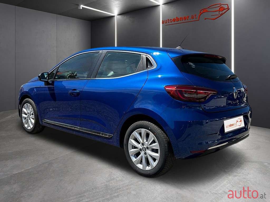 2022' Renault Clio photo #5