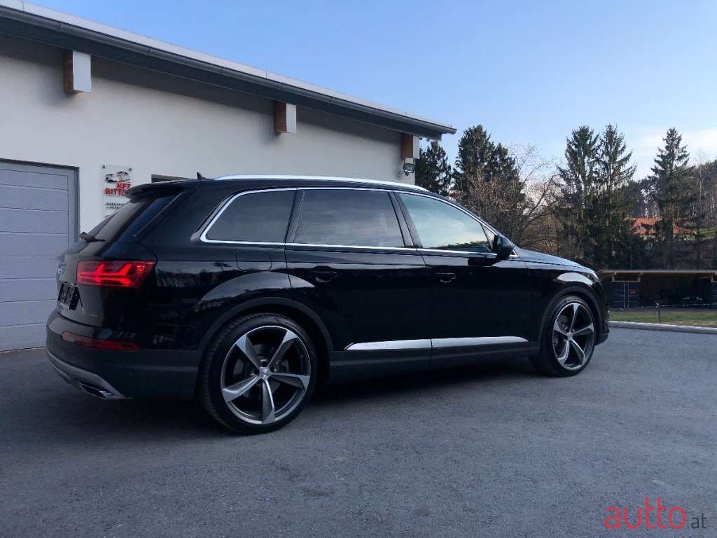 2016' Audi Q7 photo #6