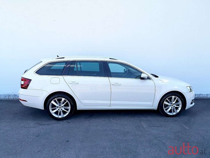 2018' Skoda Octavia photo #6