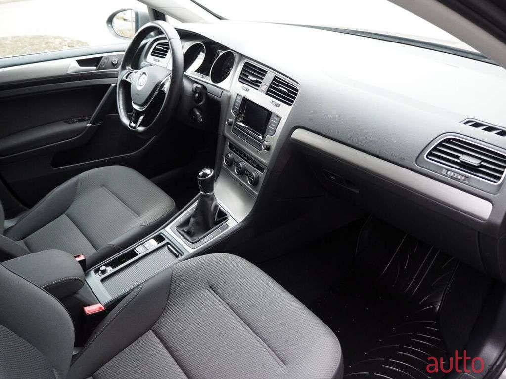 2014' Volkswagen Golf photo #6