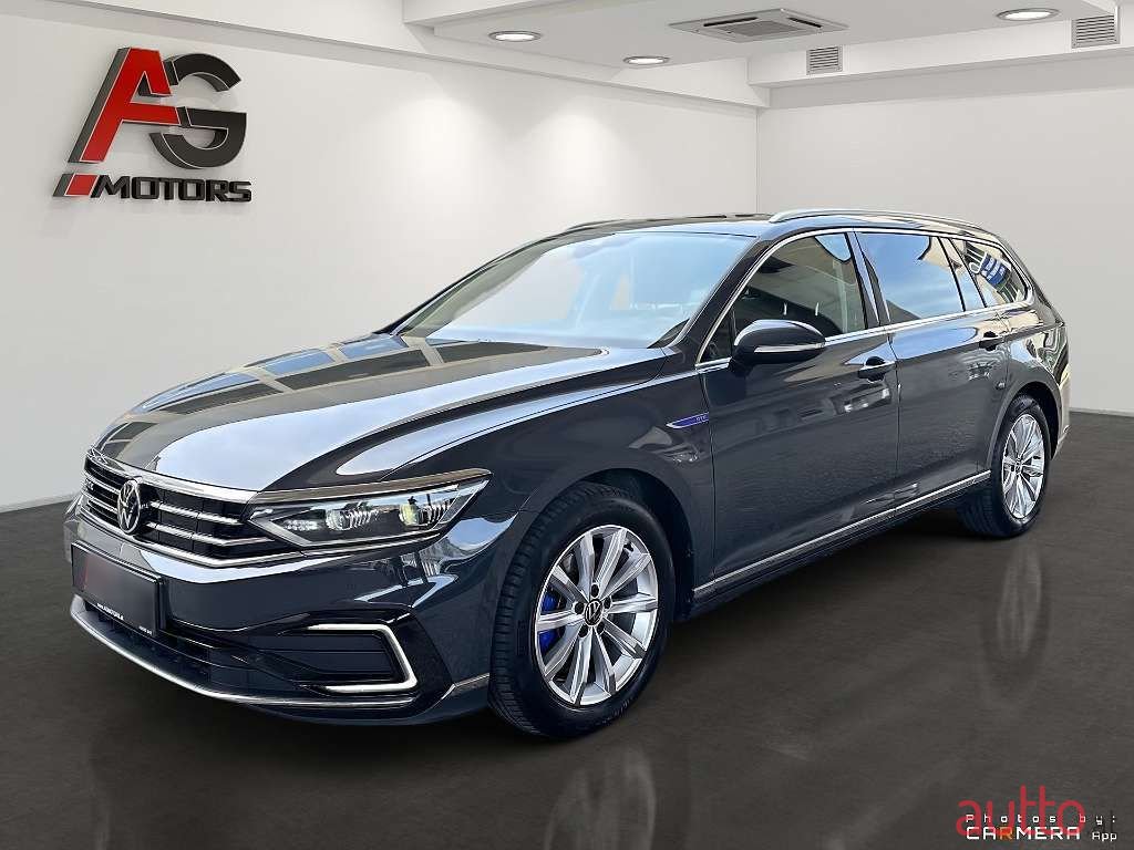 2021' Volkswagen Passat photo #1