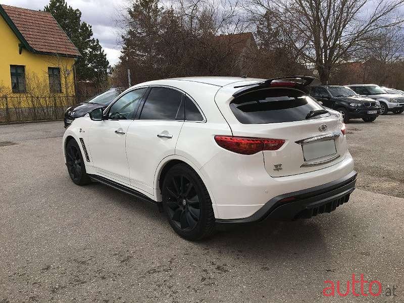 2013' Infiniti FX photo #5