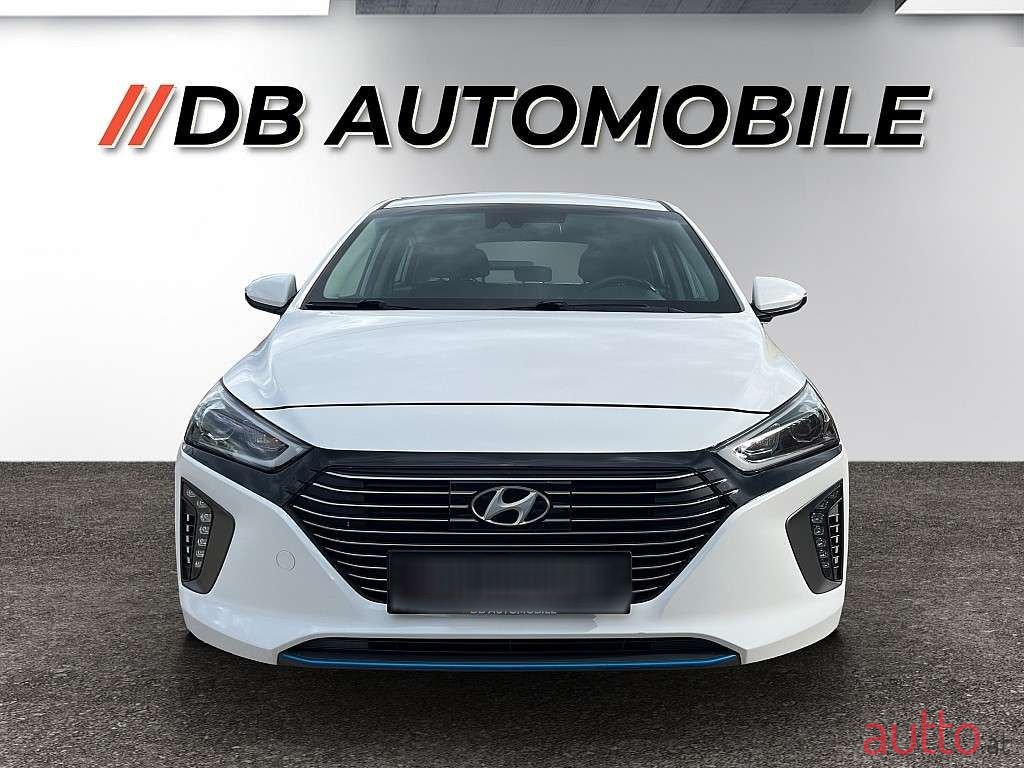 2017' Hyundai Ioniq photo #2