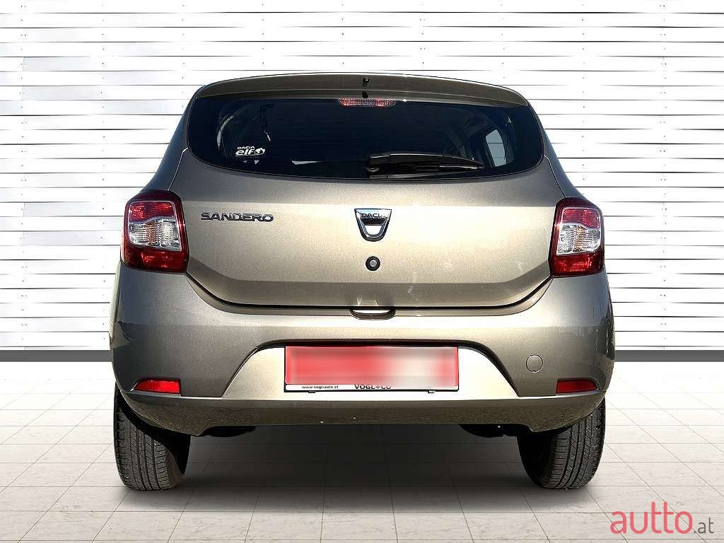2015' Dacia Sandero photo #3