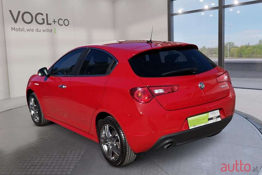 2018' Alfa Romeo Giulietta photo #3