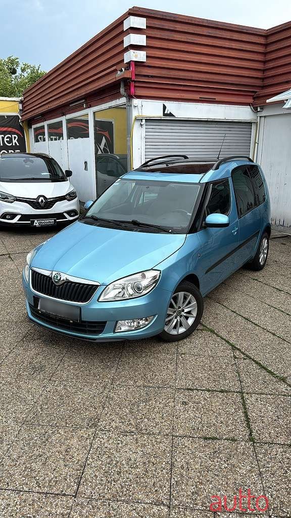 2011' Skoda Roomster photo #3