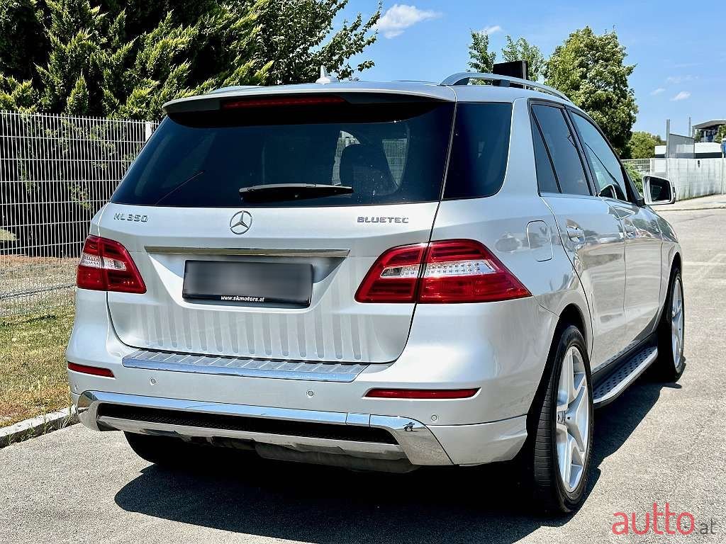 2012' Mercedes-Benz M-Klasse photo #2