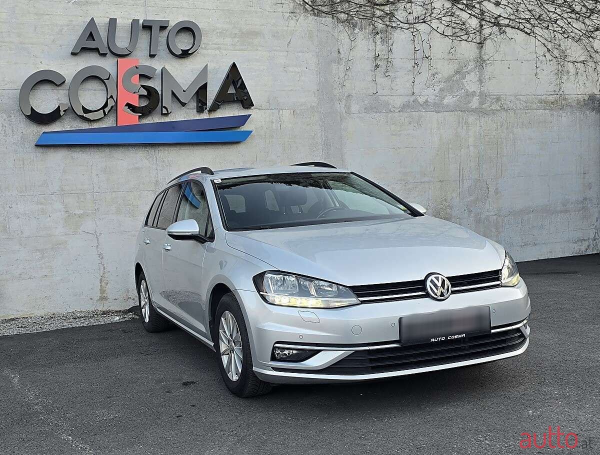 2019' Volkswagen Golf photo #3