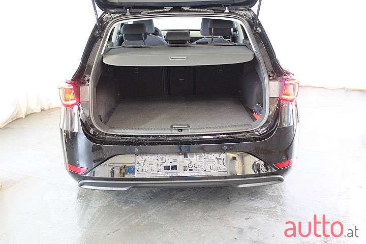 2022' SEAT Leon photo #5