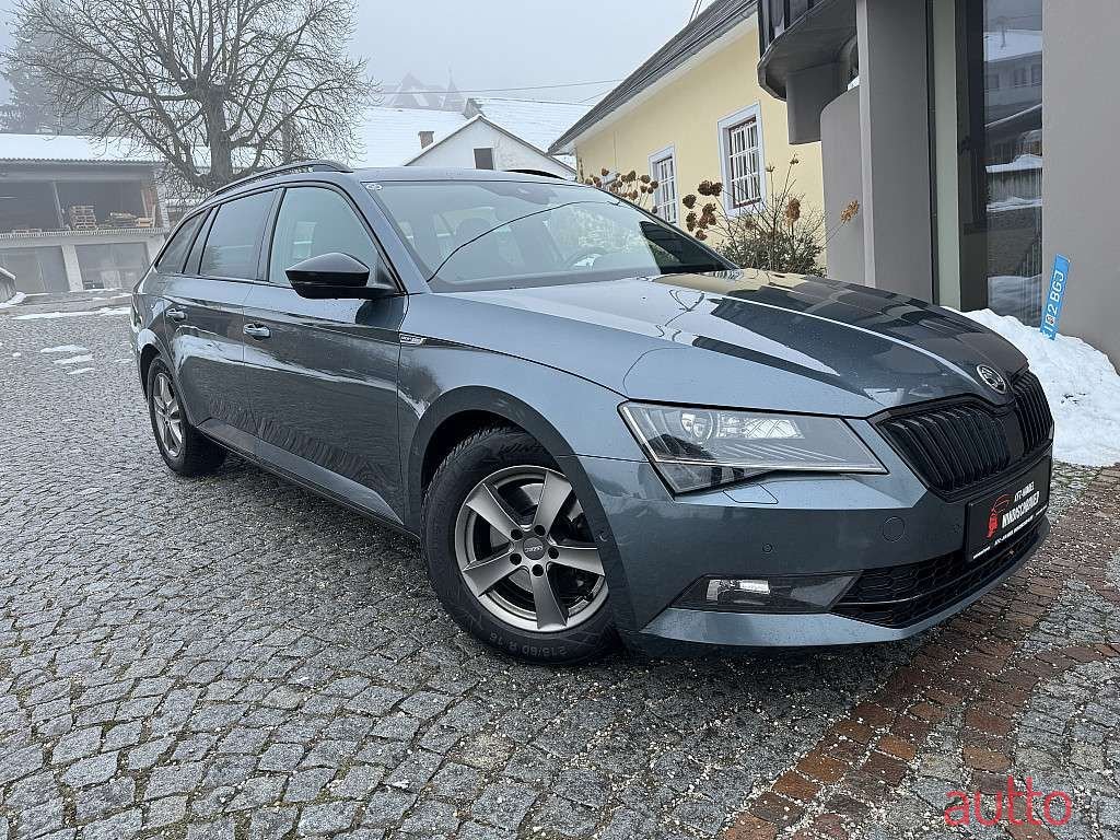 2019' Skoda Superb photo #3