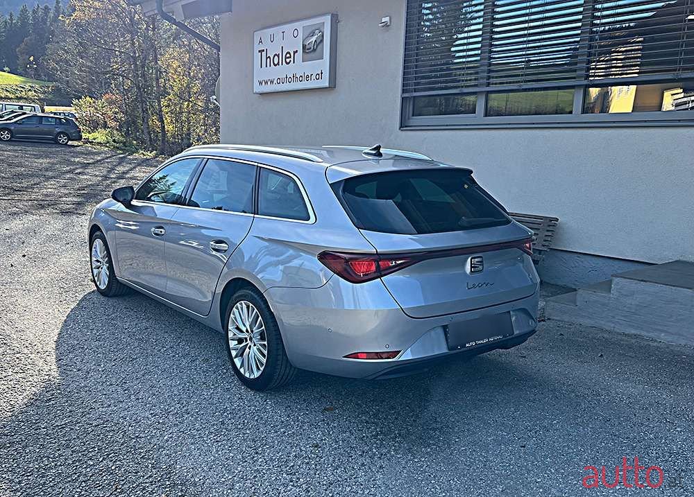 2021' SEAT Leon photo #3