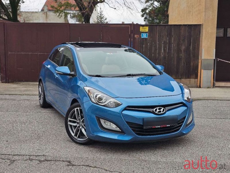 2012' Hyundai i30 photo #1