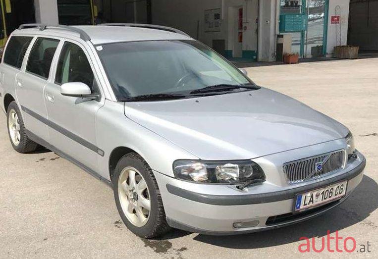 2003' Volvo V70 photo #1