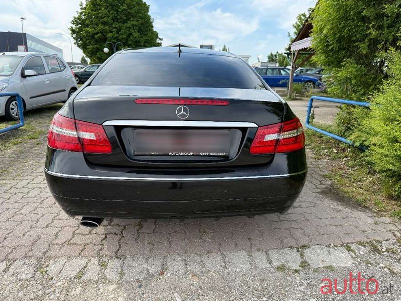 2010' Mercedes-Benz E-Klasse photo #6