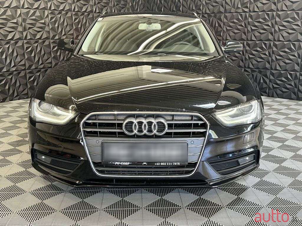 2012' Audi A4 photo #2