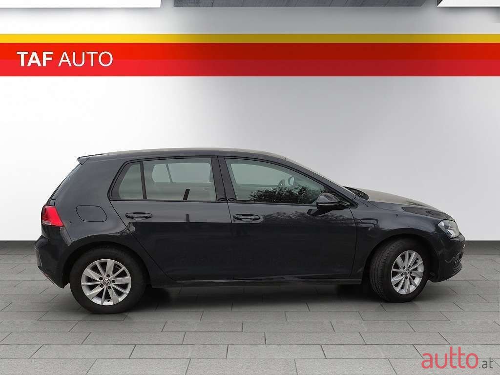 2016' Volkswagen Golf photo #6