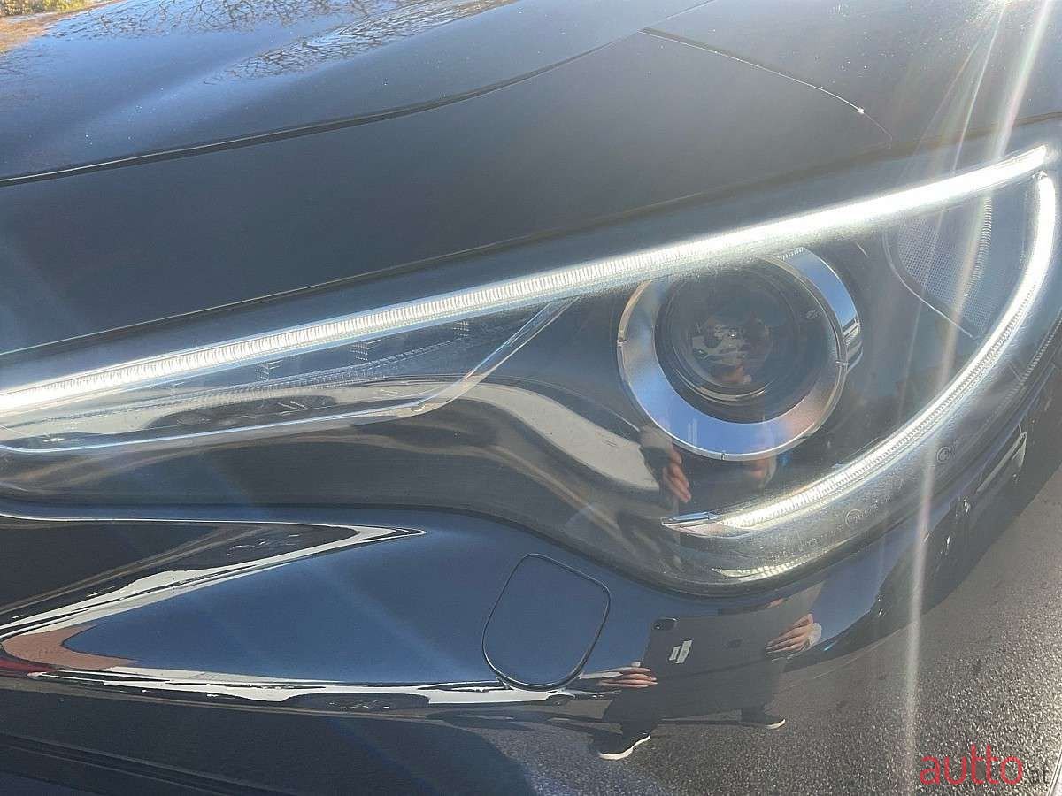 2021' Alfa Romeo Stelvio photo #3