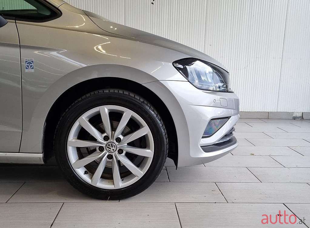 2018' Volkswagen Golf photo #6