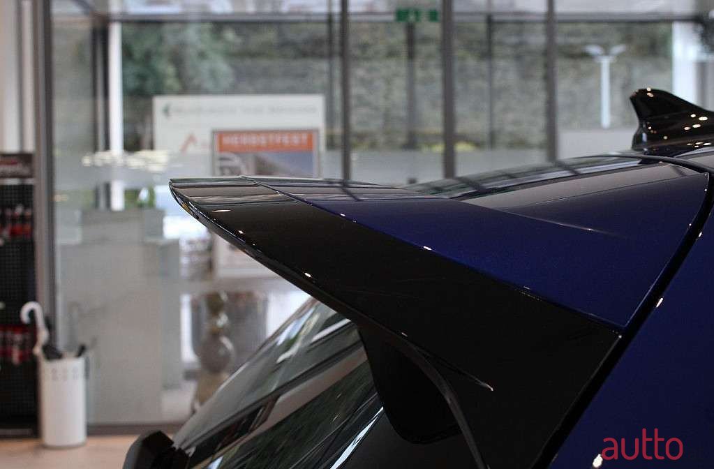 2023' Volkswagen Golf photo #5