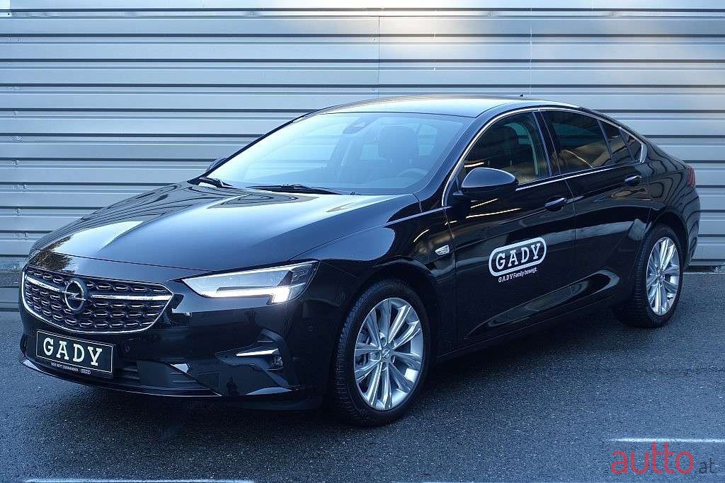 2021' Opel Insignia photo #1