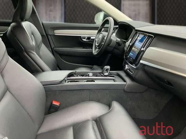 2022' Volvo V90 photo #6