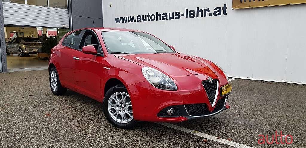 2019' Alfa Romeo Giulietta photo #1