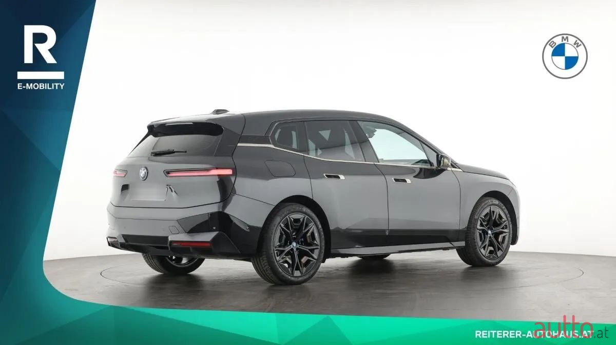 2023' BMW iX photo #6