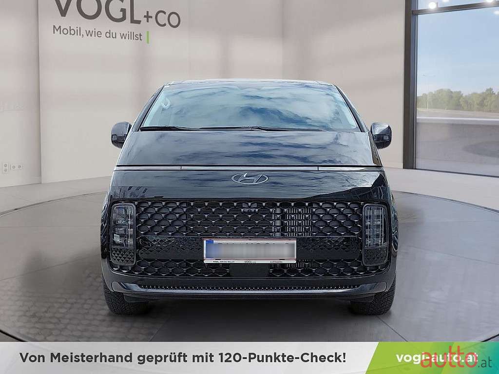 2023' Hyundai Staria photo #6