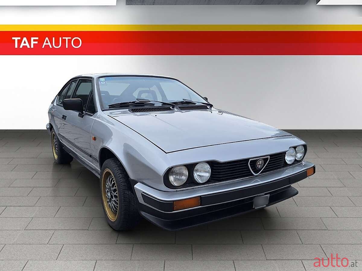 1983' Alfa Romeo GTV photo #1