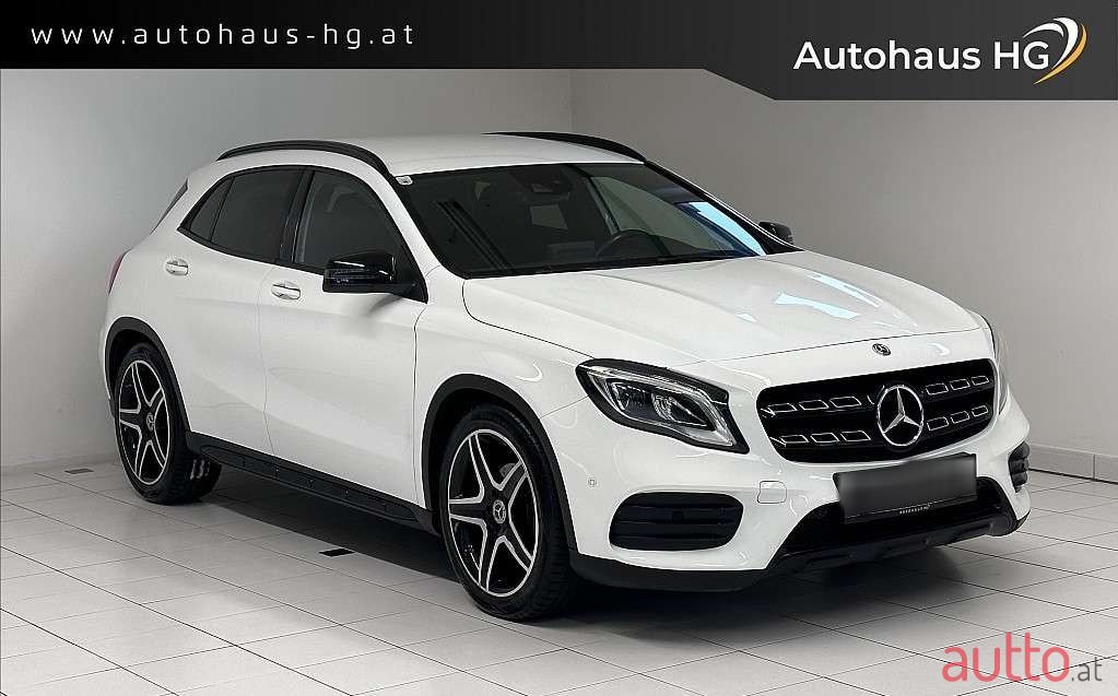 2018' Mercedes-Benz Gla-Klasse photo #1