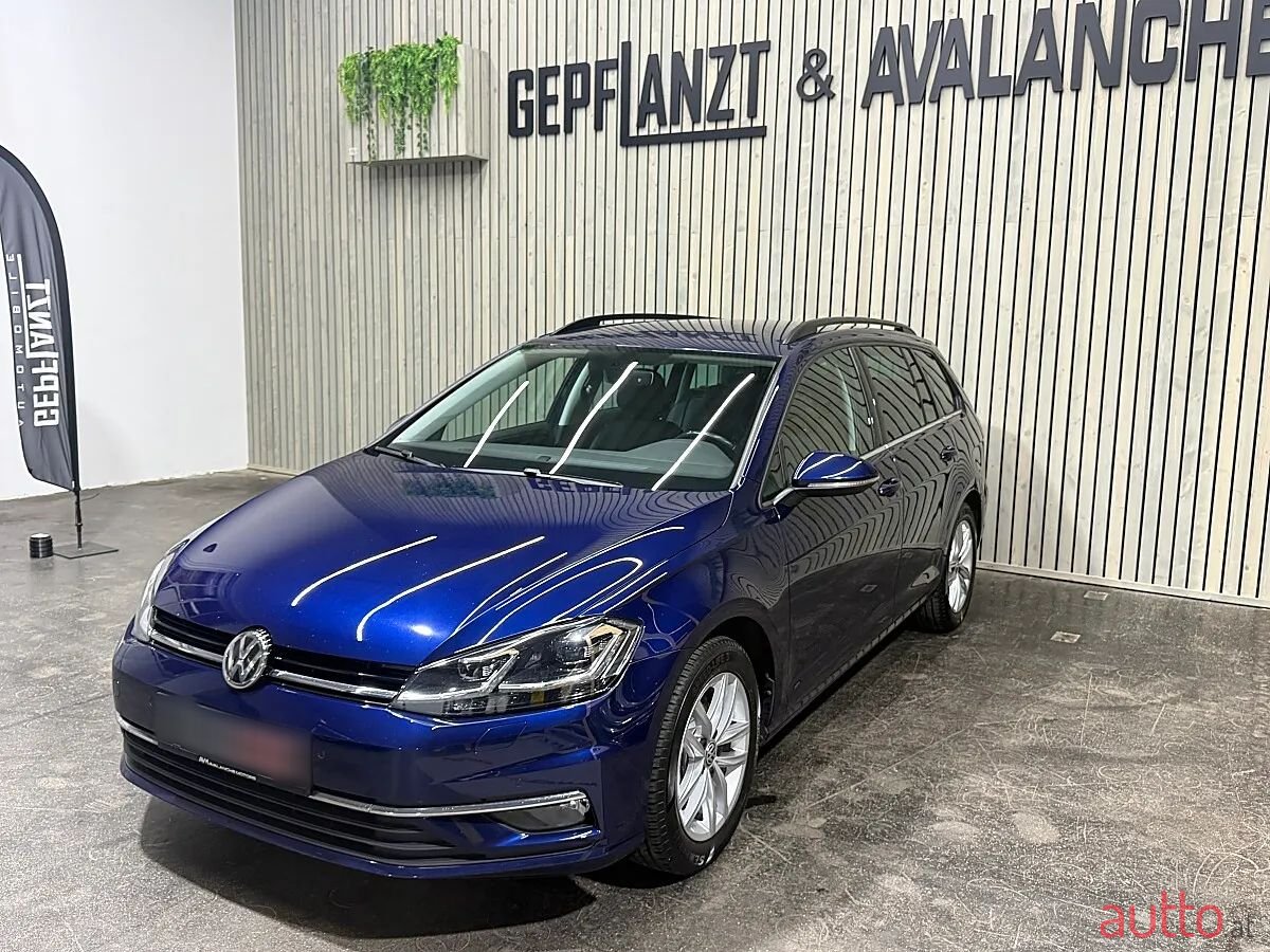 2019' Volkswagen Golf photo #6