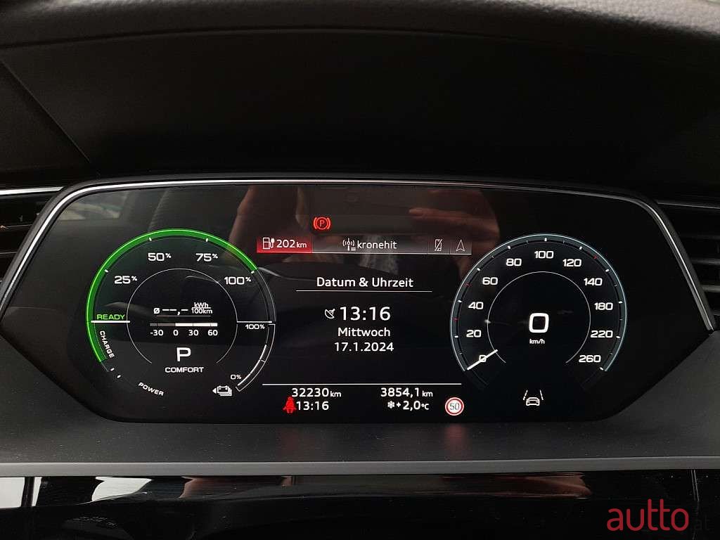 2021' Audi e-tron photo #6