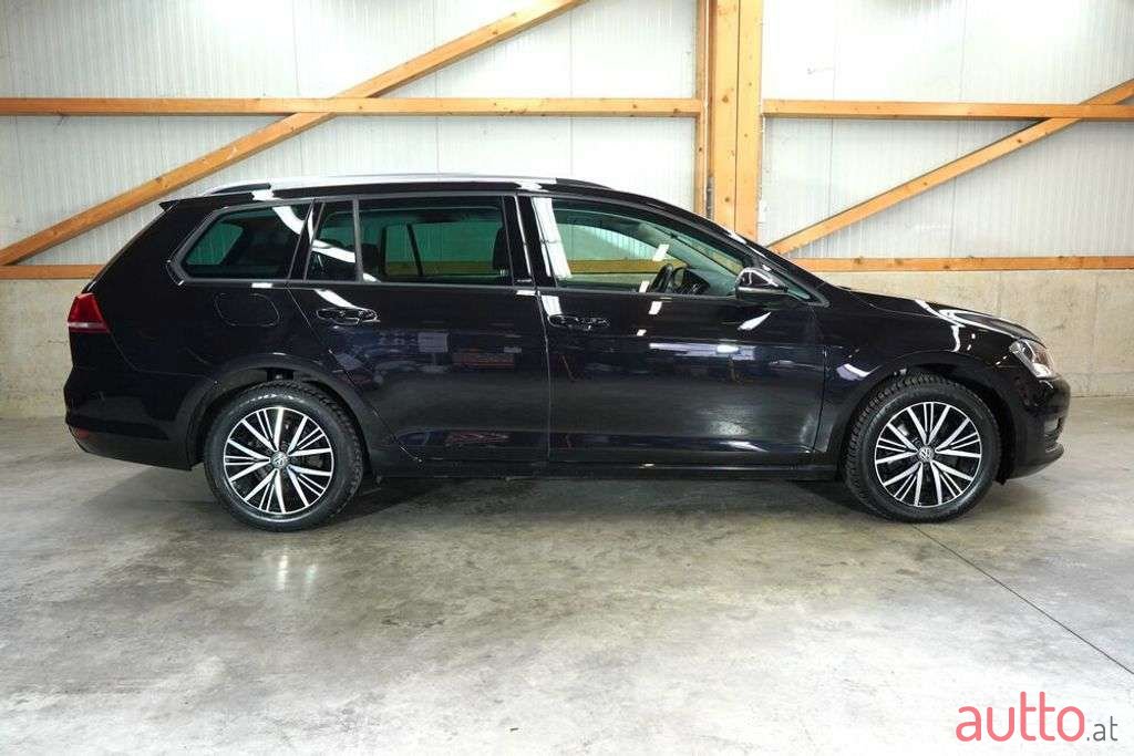 2016' Volkswagen Golf photo #1