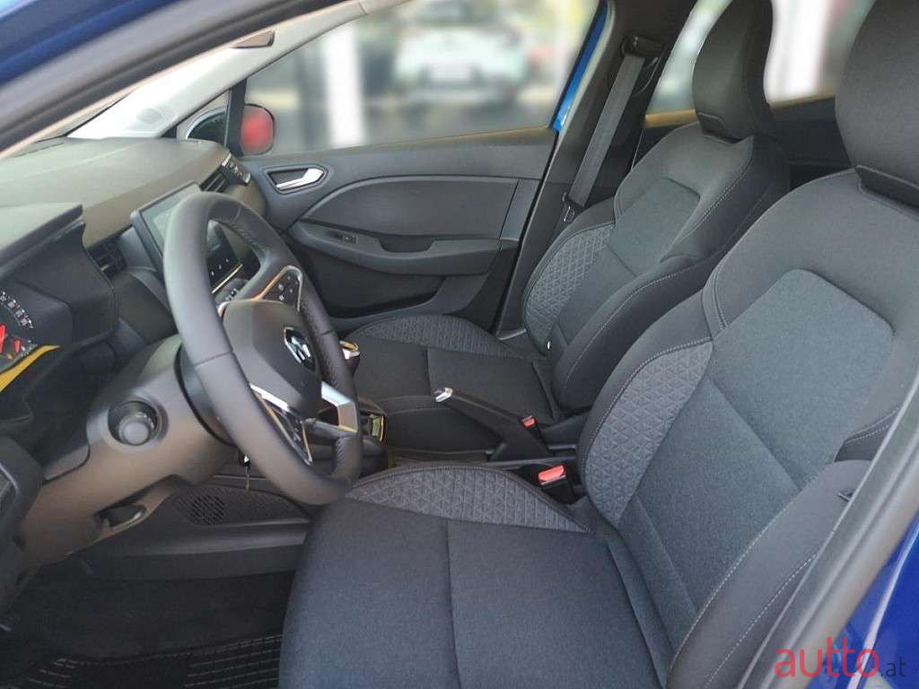 2023' Renault Clio photo #5