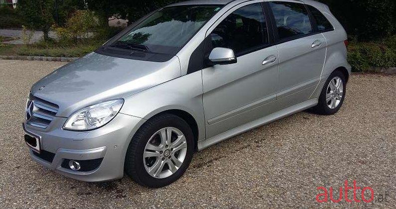 2010' Mercedes-Benz B-Klasse photo #1