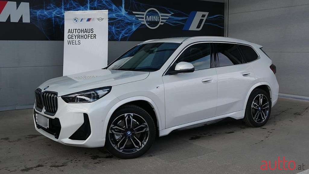 2024' BMW iX1 photo #3