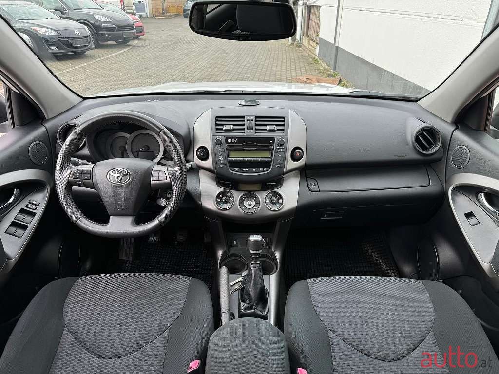 2011' Toyota RAV4 photo #5