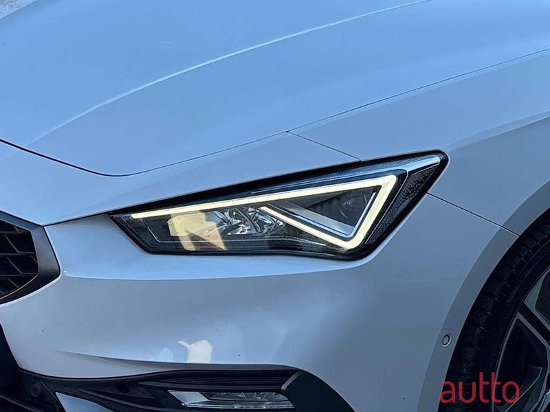 2021' SEAT Leon photo #5