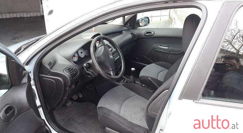 2005' Peugeot 206 photo #2