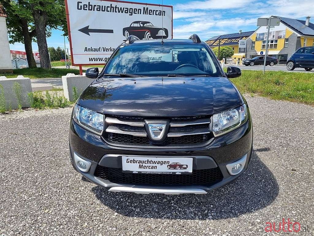2016' Dacia Sandero photo #2