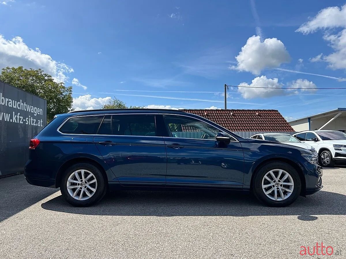 2023' Volkswagen Passat photo #2