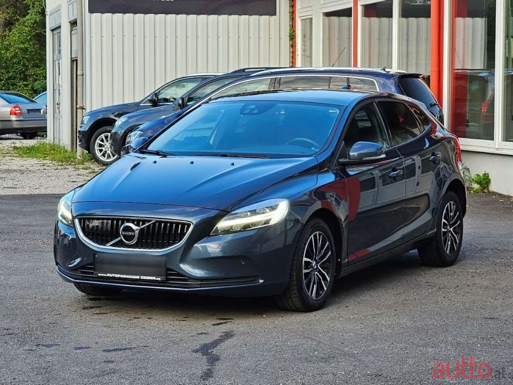 2018' Volvo V40 photo #3