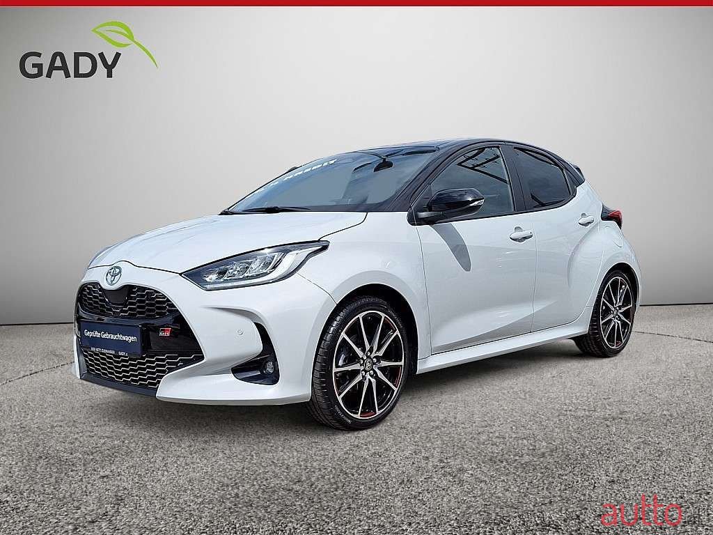 2024' Toyota Yaris photo #1
