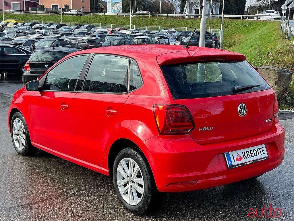 2015' Volkswagen Polo photo #6